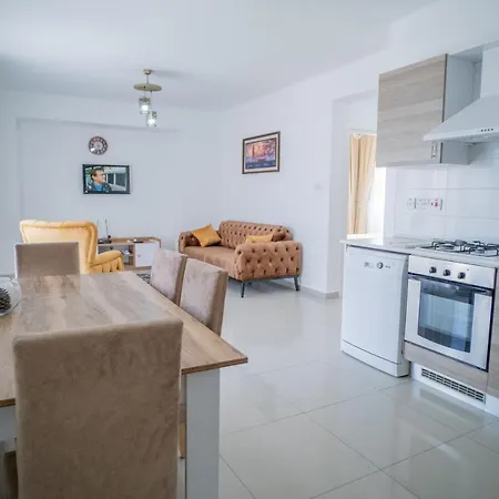 Daire Beautiful Two-bedroom With Sea And Mountain Views Sel 8-5