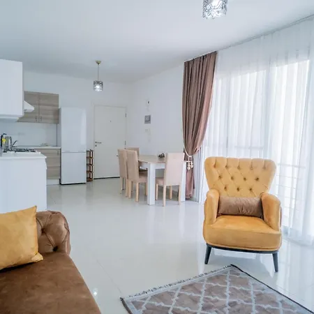 Beautiful Two-bedroom With Sea And Mountain Views Sel 8-5