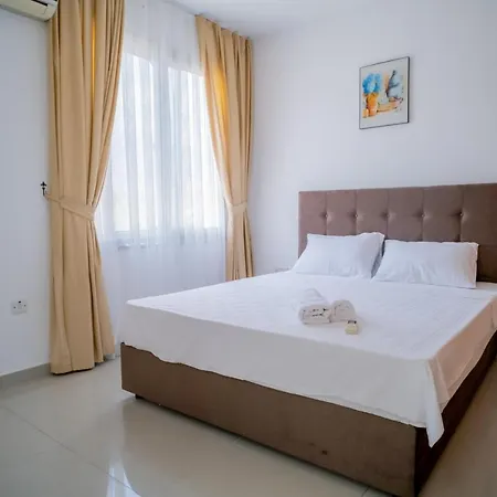 公寓 Beautiful Two-bedroom With Sea And Mountain Views Sel 8-5 凯里尼亚